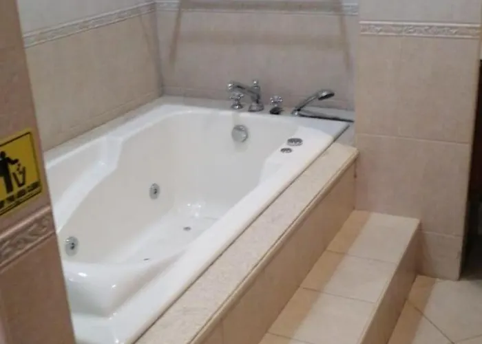 Guest house Hassan Sisters' Ensuites *